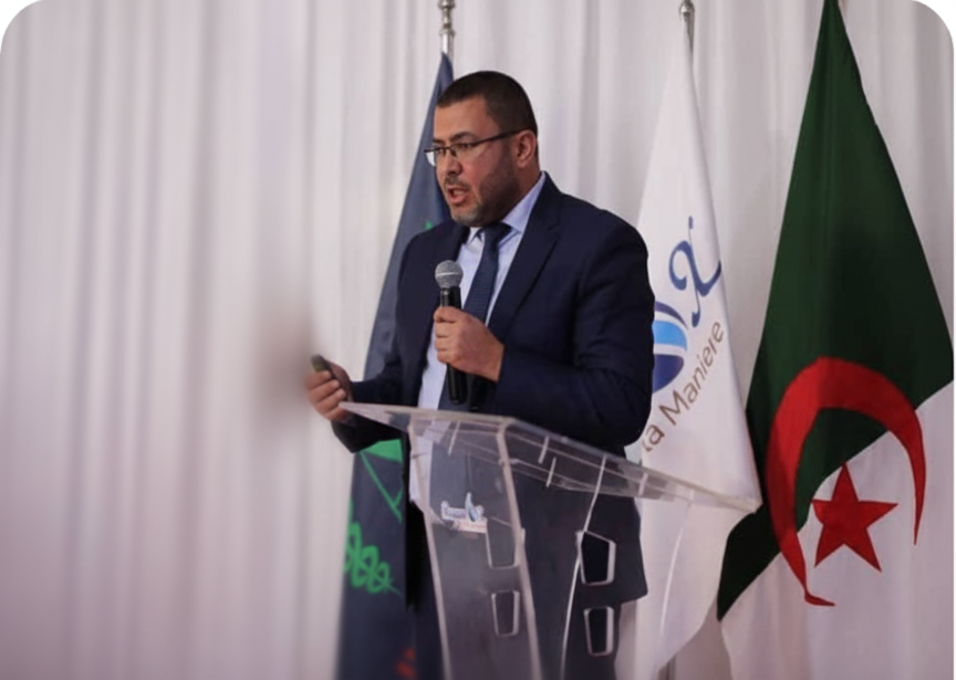 Technicien travaillant sur une machine industrielle